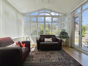 Sitting room- click for photo gallery